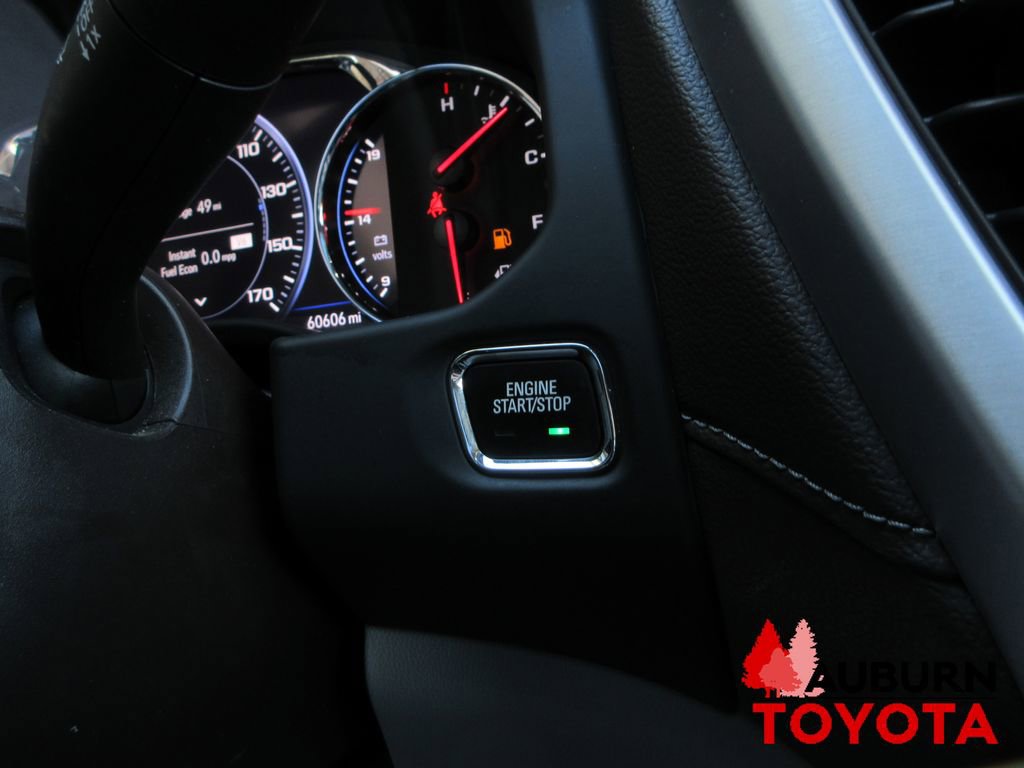 Used 2023 GMC Acadia SLT w/ Technology Package image 39