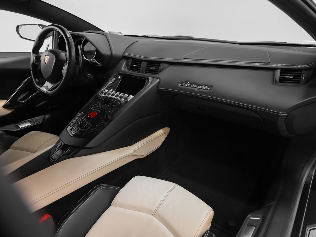Used 2014 Lamborghini Aventador LP 700-4 image 31
