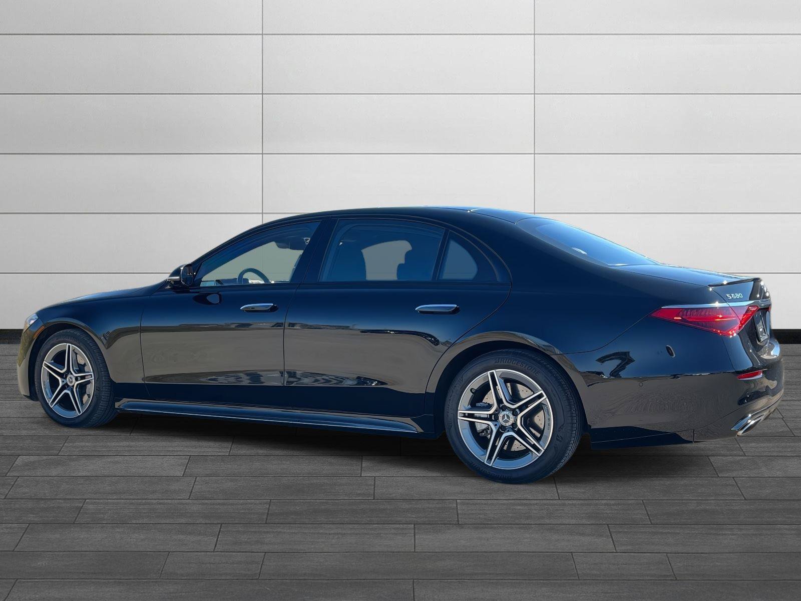 Used 2023 Mercedes-Benz S 580 4MATIC Sedan image 5