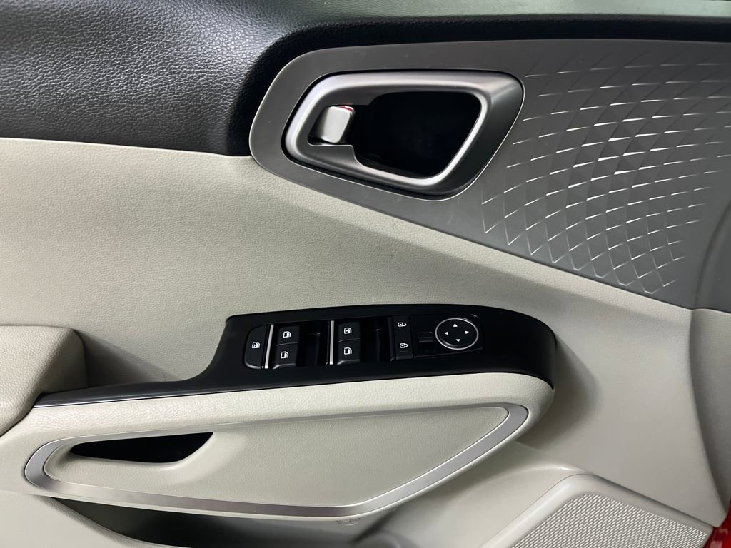 Used 2023 Kia Soul LX w/ LX Technology Package image 50