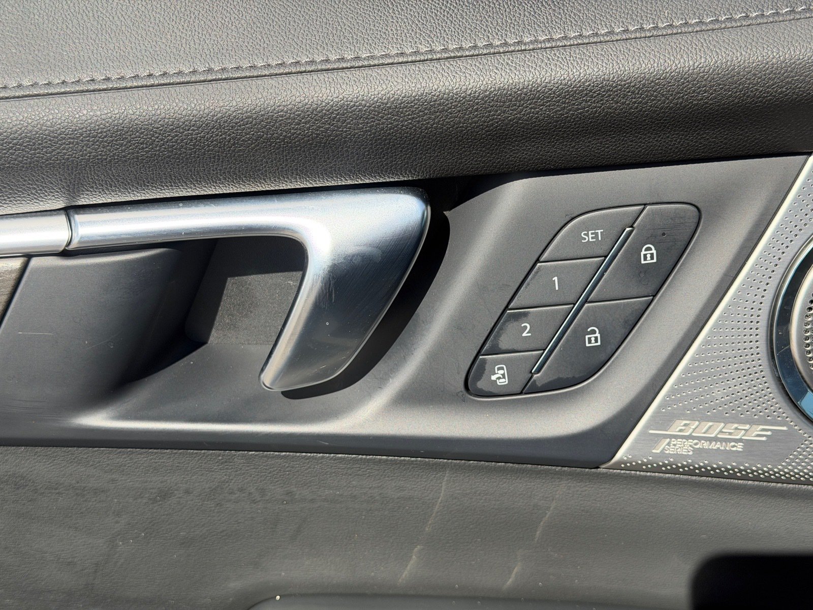 Used 2025 Buick Enclave Avenir w/ Super Cruise Package FWD image 17