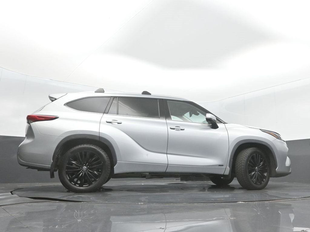 Used 2021 Toyota Highlander Platinum image 31