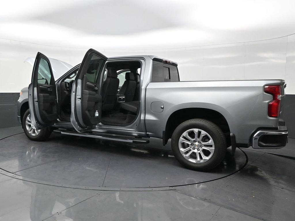 Used 2025 Chevrolet Silverado 1500 LTZ w/ Technology Package image 32