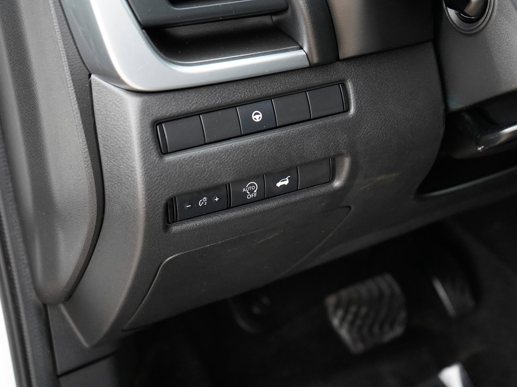 Used 2023 Nissan Rogue SV w/ SV Premium B Package image 14