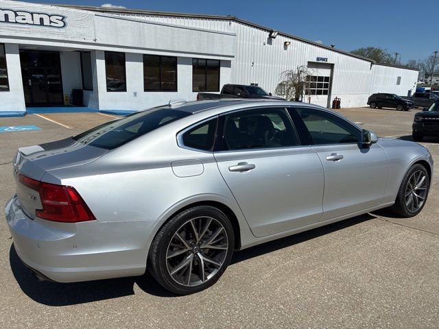 Used 2018 Volvo S90 T5 Momentum w/ Convenience Package image 9