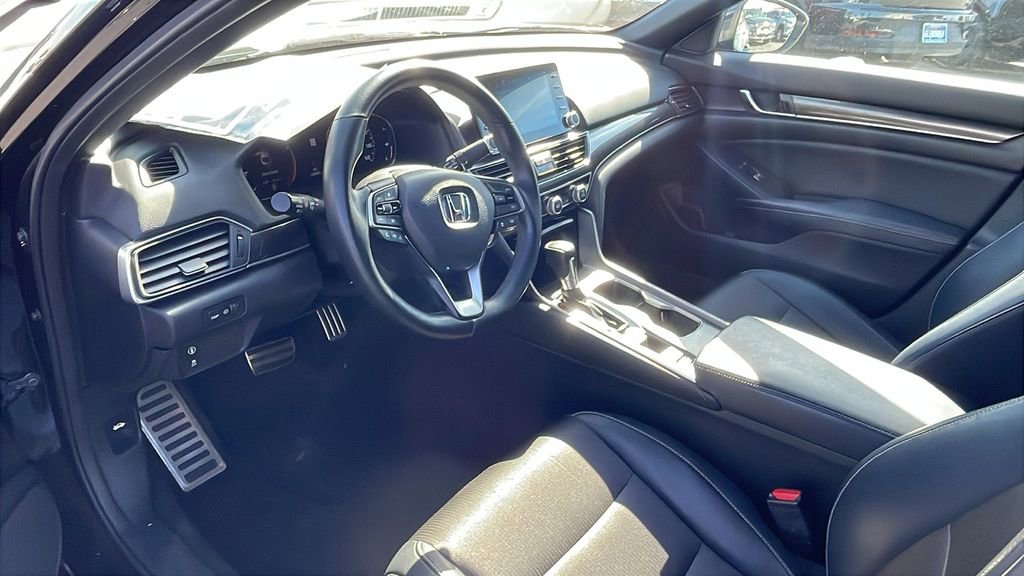 Used 2018 Honda Accord Sport image 10