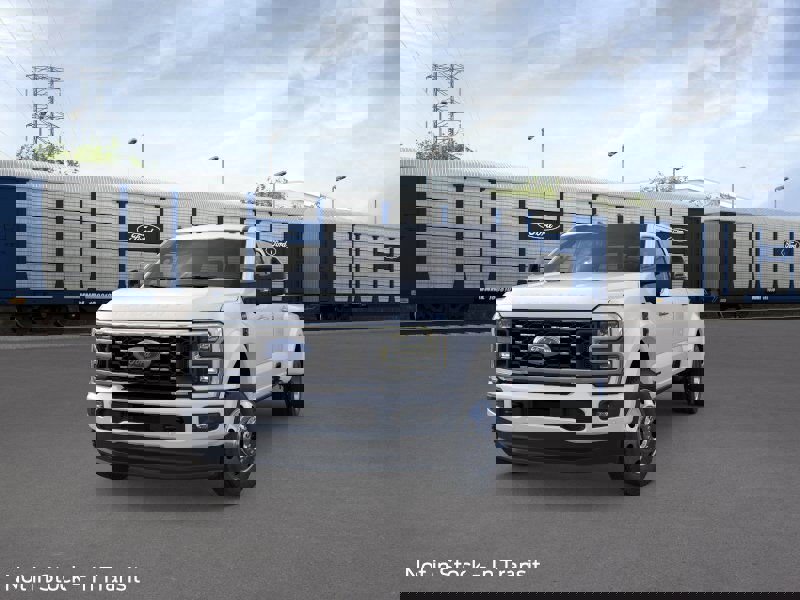 New 2026 Ford F450 4x4 Crew Cab Super Duty image 2