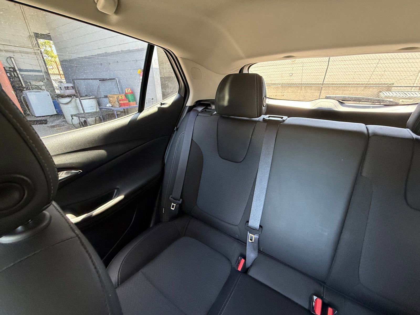 Used 2025 Buick Encore GX Preferred image 38