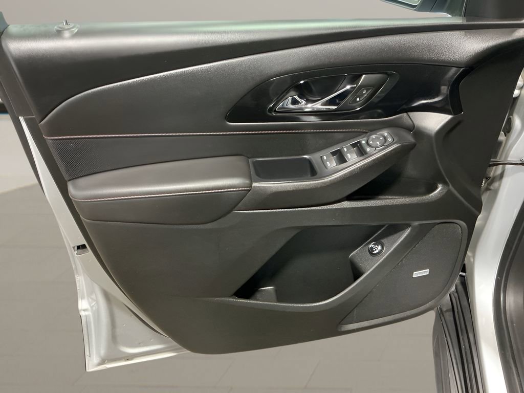 Used 2022 Chevrolet Traverse RS w/ LPO, "Hit The Road" Package image 10