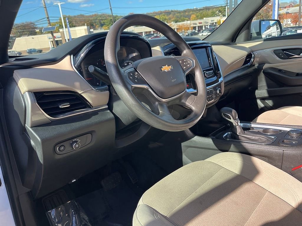 Used 2023 Chevrolet Traverse LS w/ Safety Package image 27