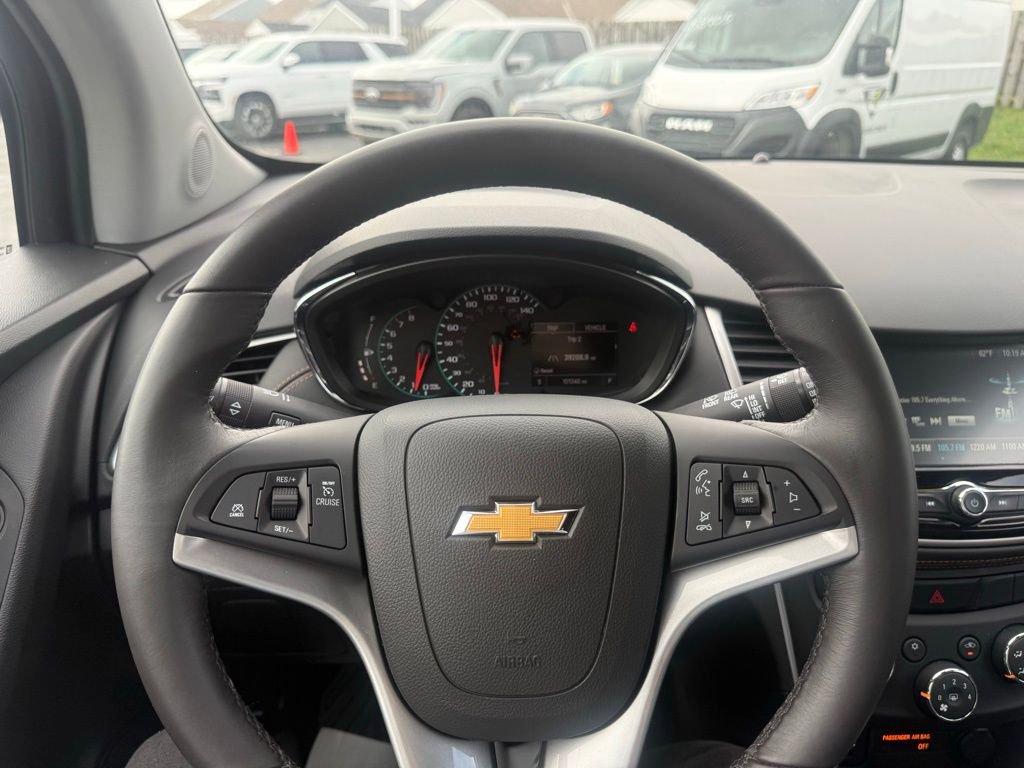 Used 2017 Chevrolet Trax LT w/ LT Convenience Package AWD/4WD image 20