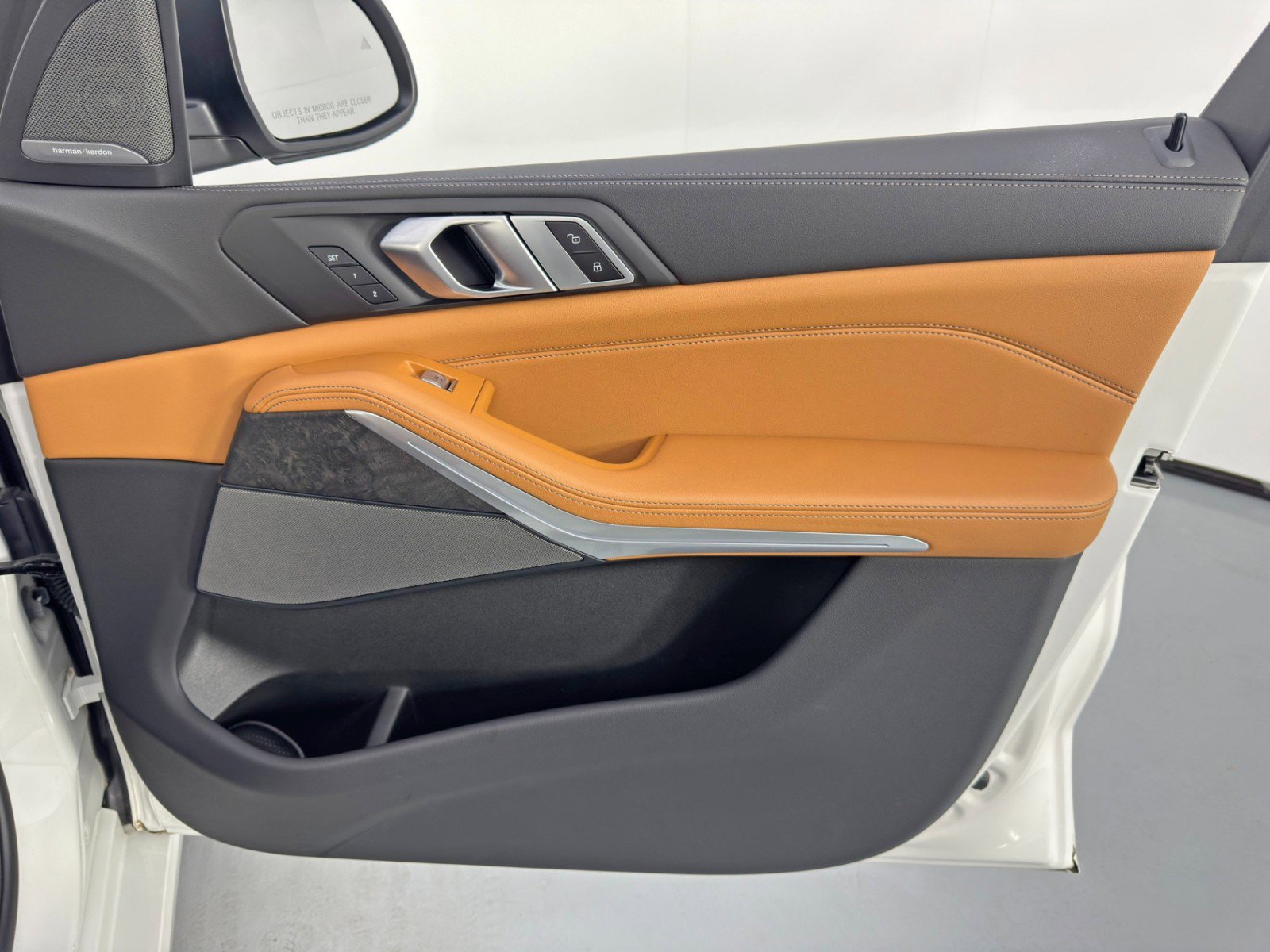 Used 2023 BMW X7 xDrive40i w/ Premium Package image 48