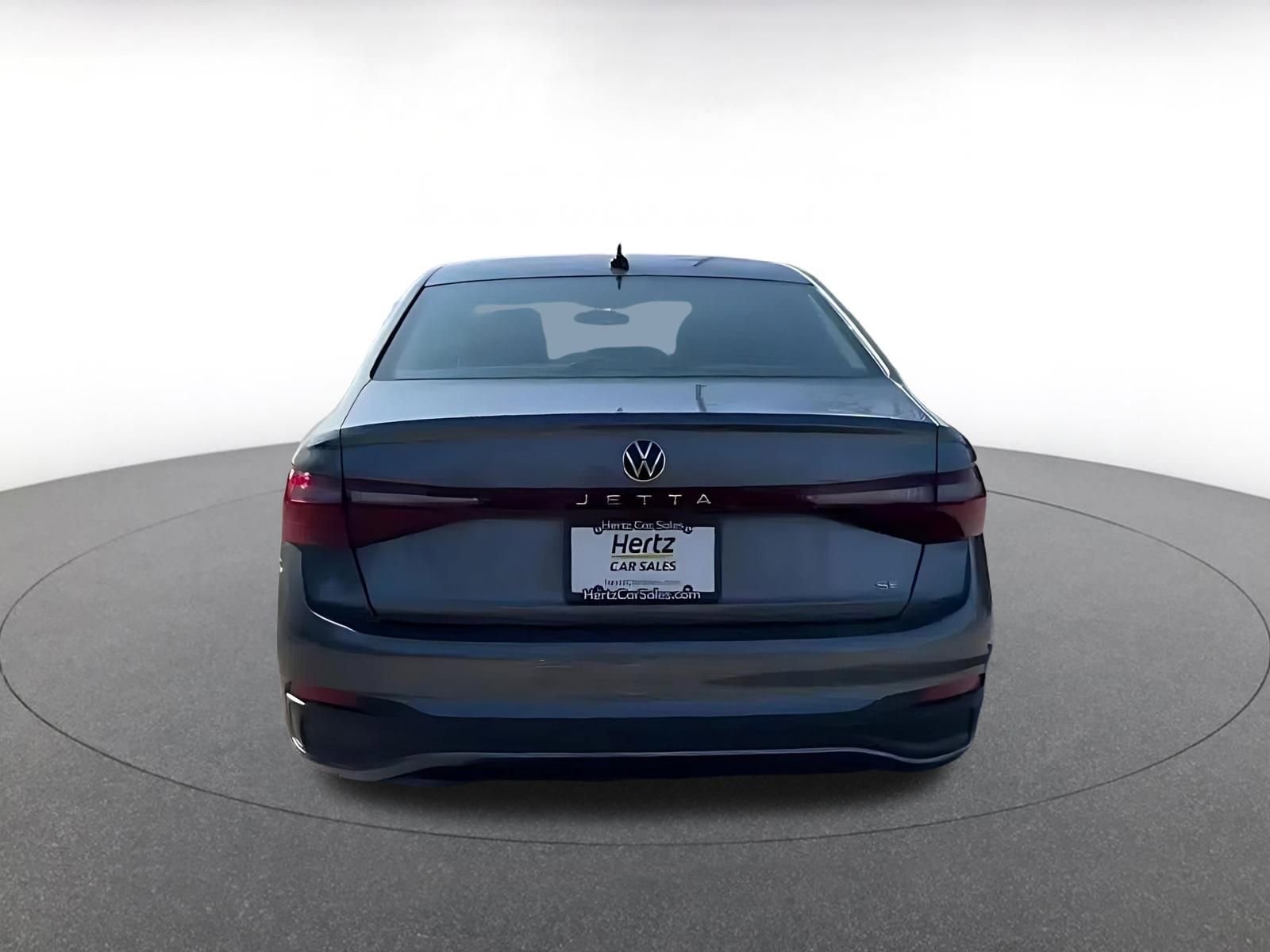 Used 2025 Volkswagen Jetta SE image 12