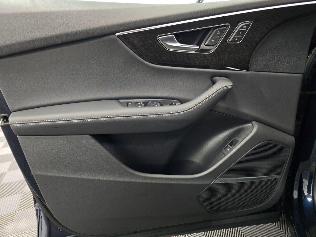 Certified 2025 Audi Q8 Premium Plus w/ Premium Plus Package image 33