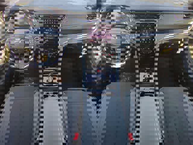 New 2025 Jeep Grand Cherokee L Altitude image 16