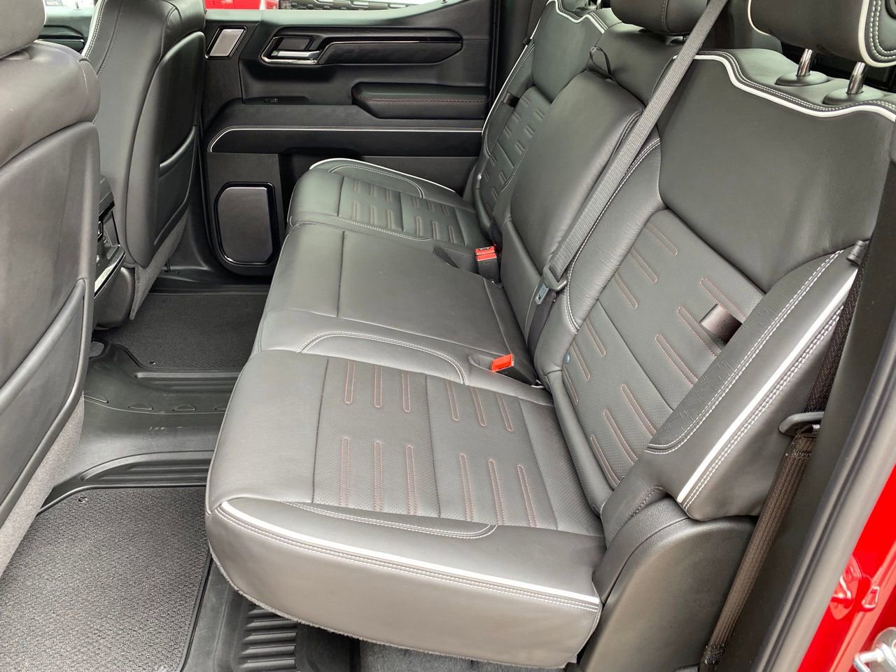 Used 2025 GMC Sierra 1500 AT4X image 14