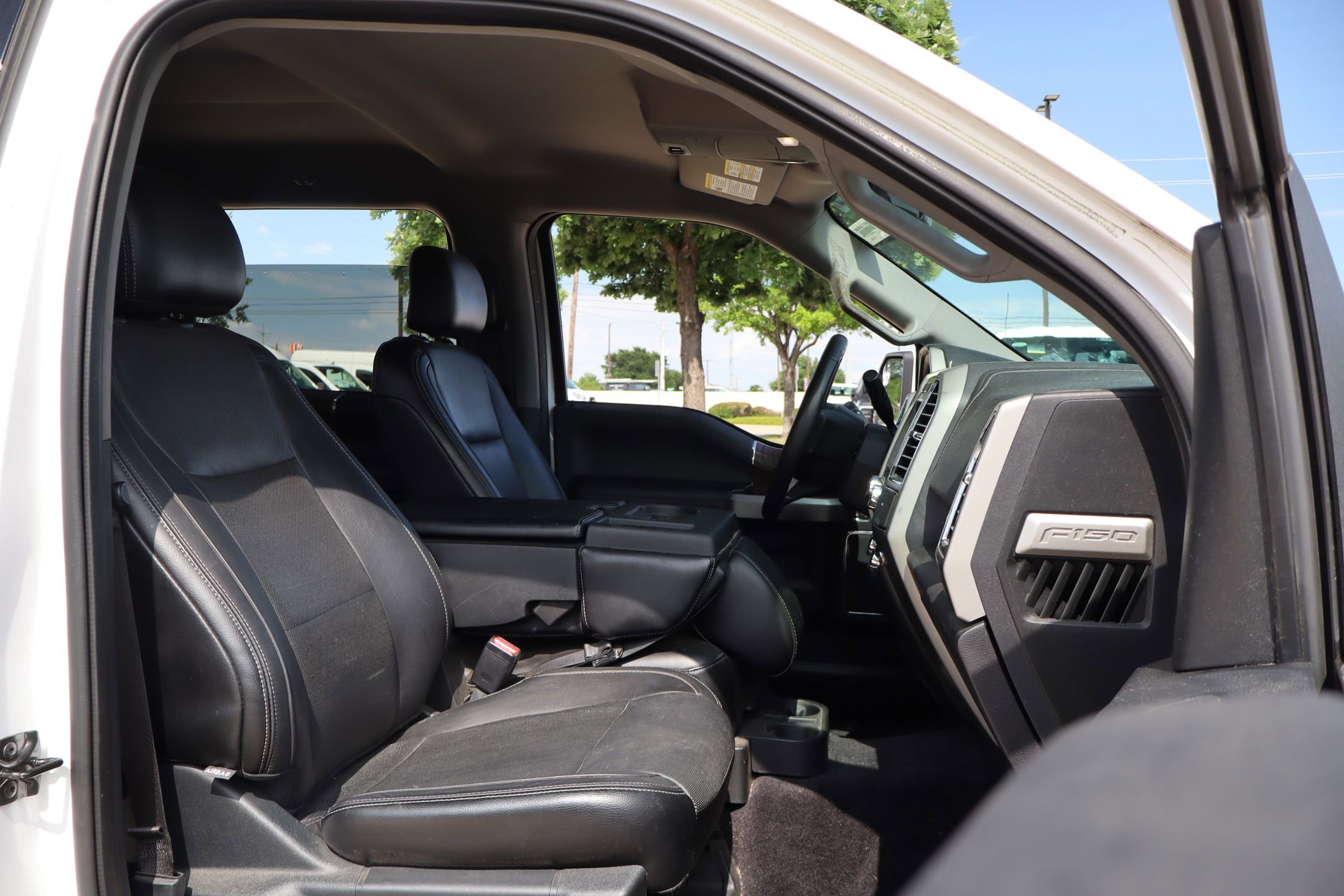 Used 2015 Ford F150 Lariat w/ Trailer Tow Package RWD image 30