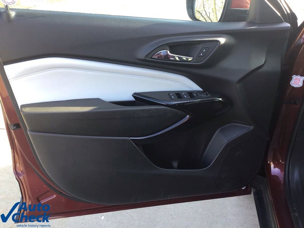 Used 2025 Chevrolet Trax LT w/ LT Convenience Package image 20