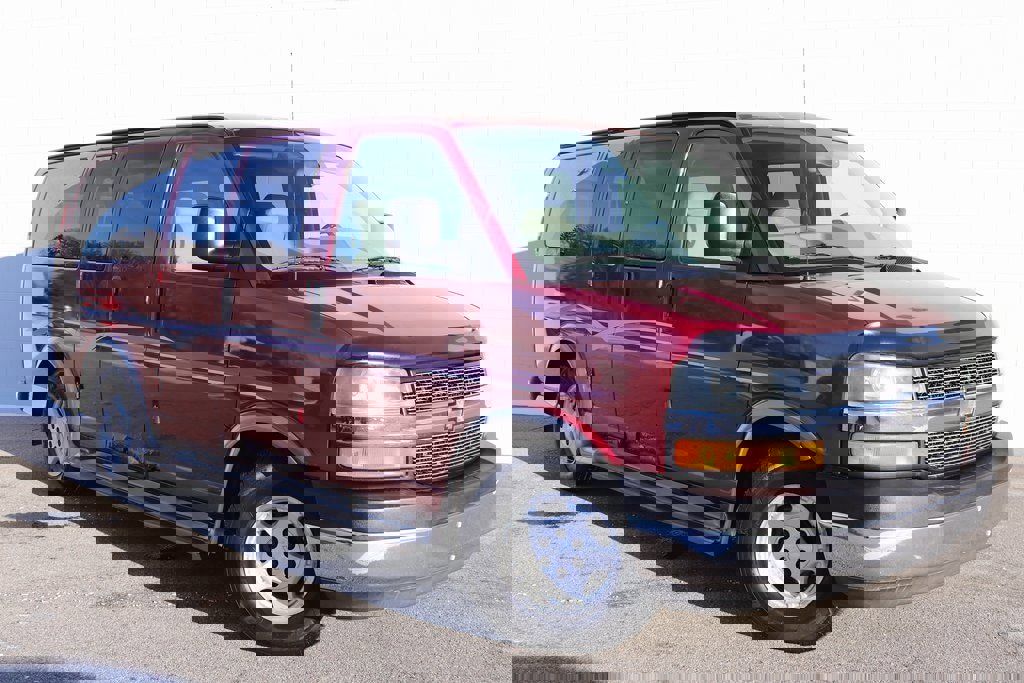 Used 2007 Chevrolet Express 1500 w/ Preferred Equipment Group image 1