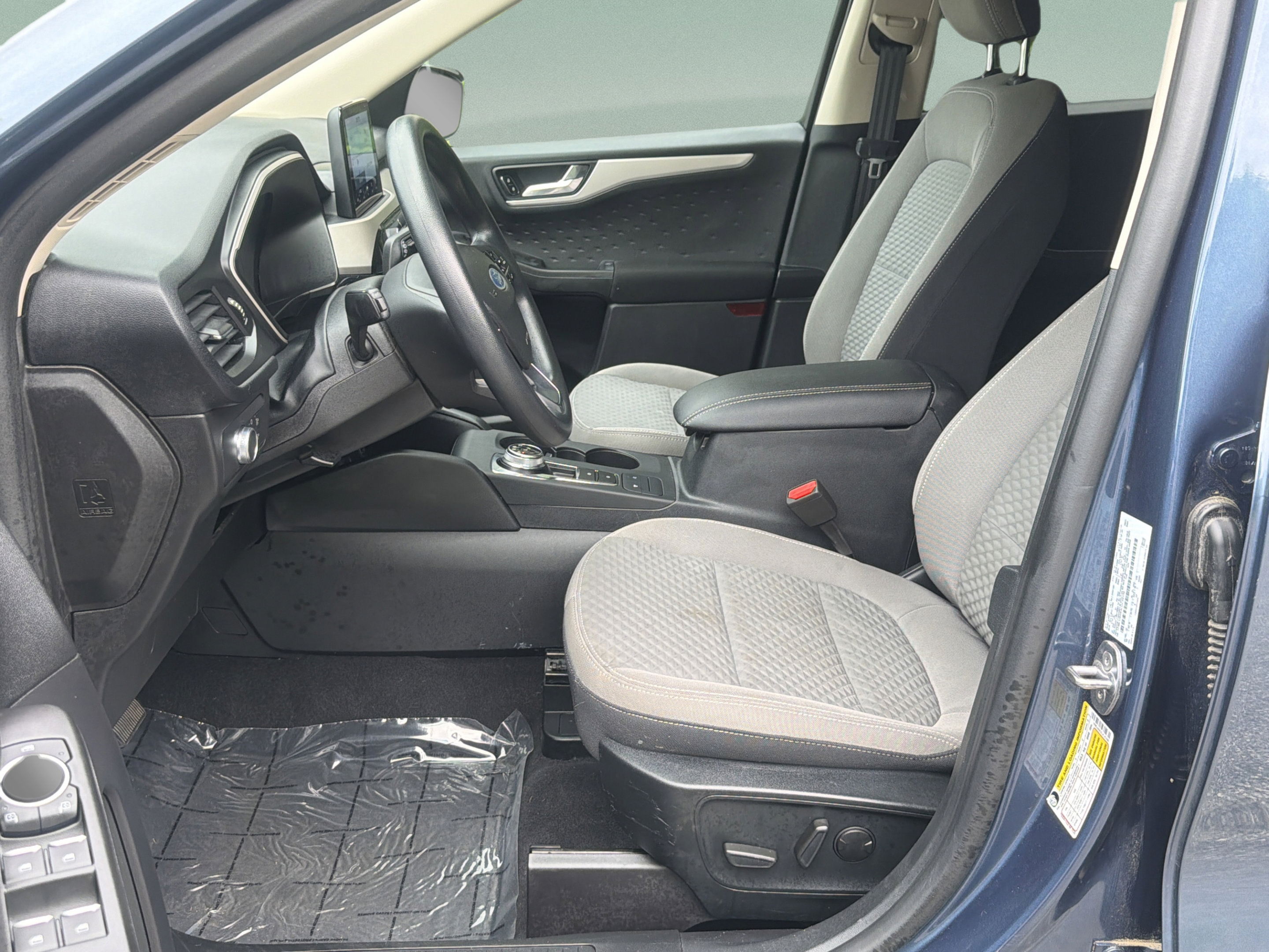 Used 2020 Ford Escape SE FWD image 17