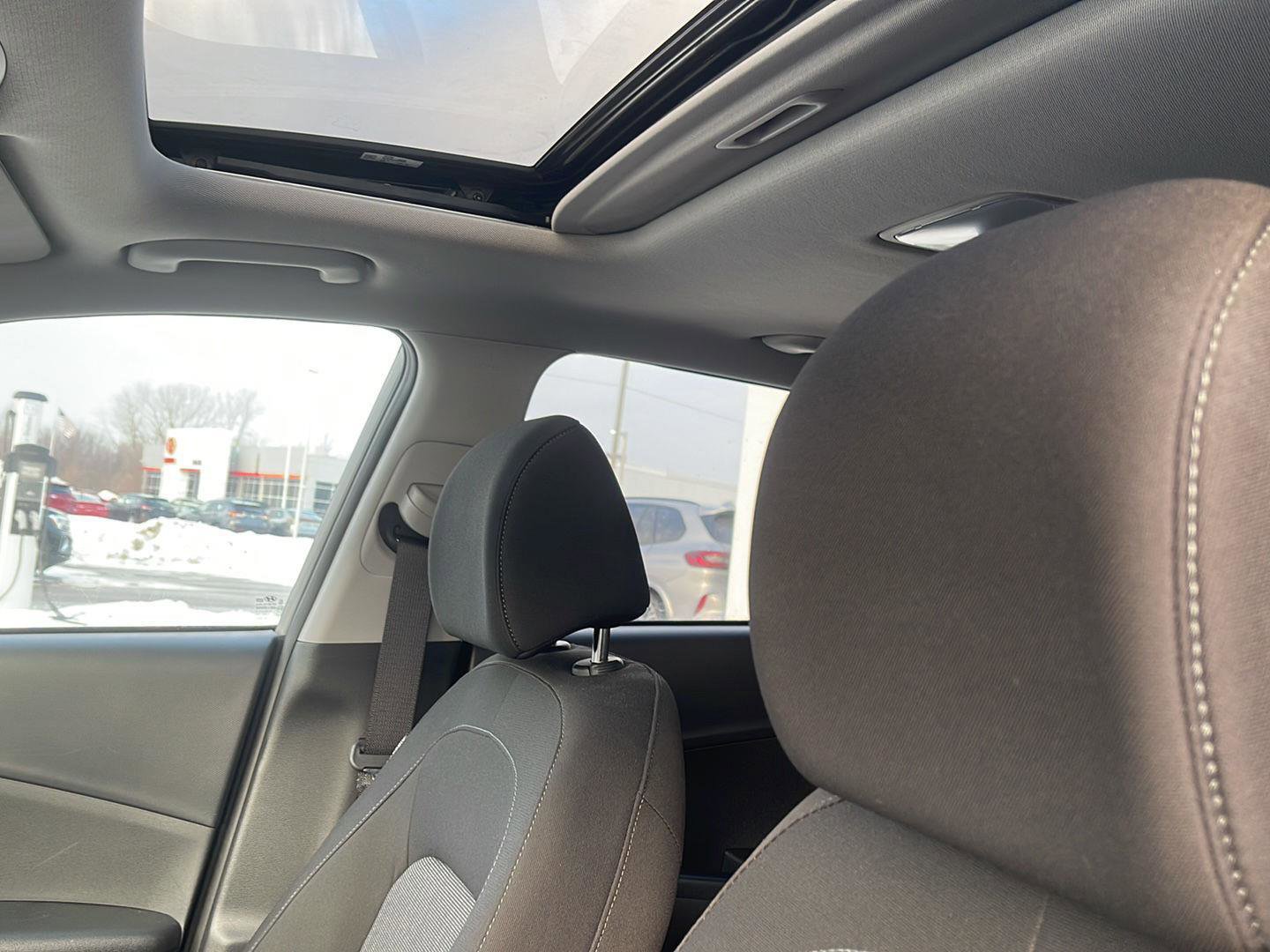 Used 2023 Hyundai Kona SEL w/ Convenience Package image 9