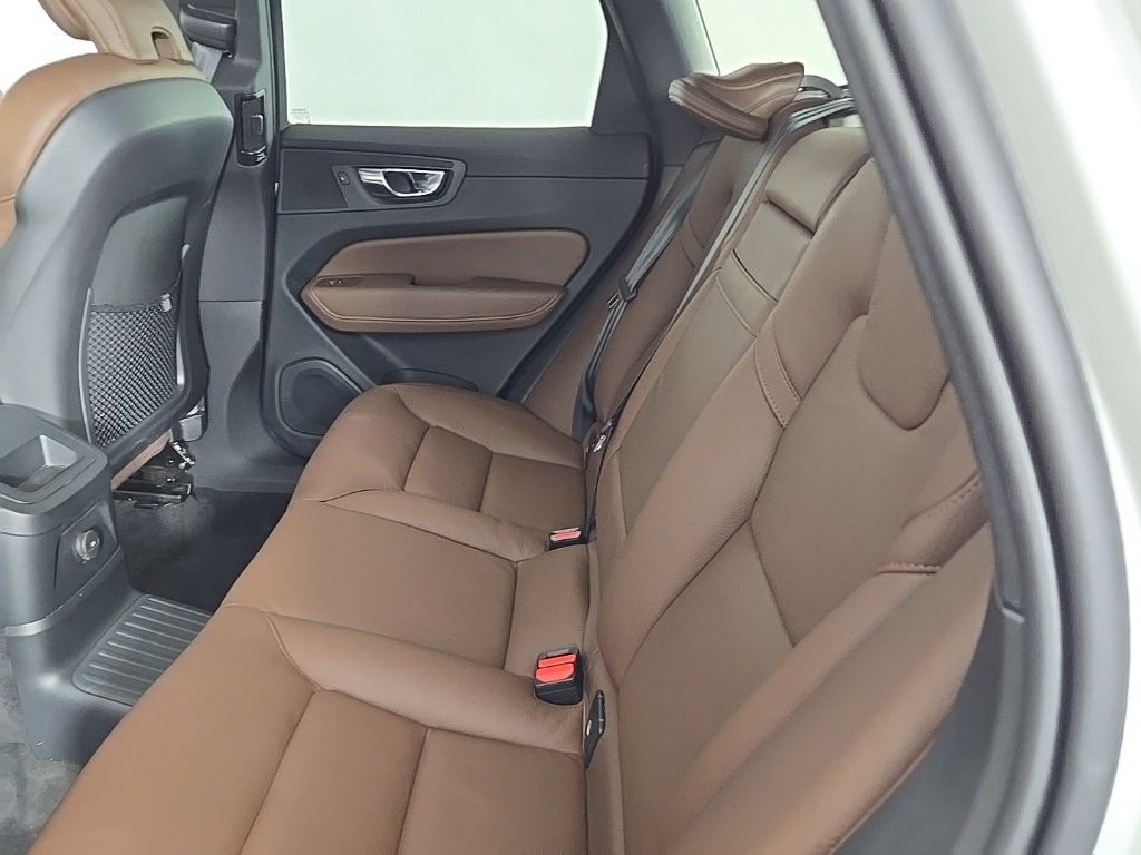 Used 2021 Volvo XC60 T8 Inscription Expression image 19