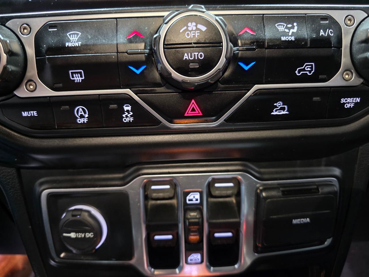 Used 2020 Jeep Gladiator Sport w/ Quick Order Package 24S AWD/4WD image 17