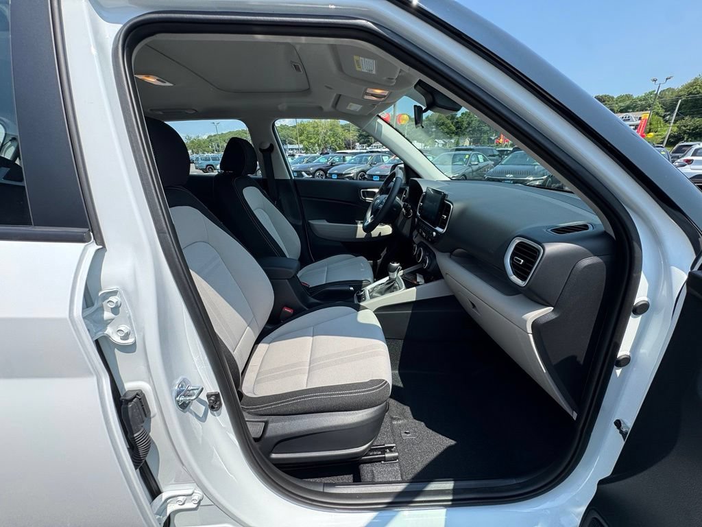Certified 2026 Hyundai Venue SEL FWD image 25