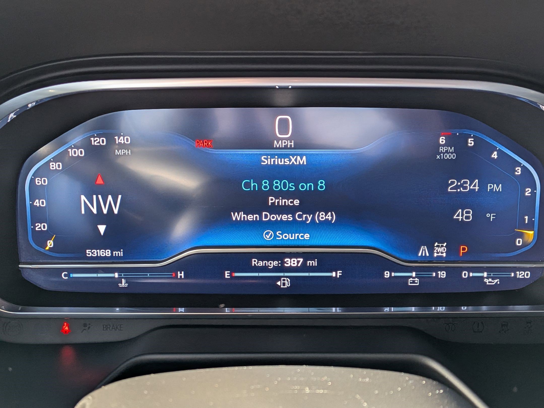 Used 2023 Chevrolet Suburban Premier image 19