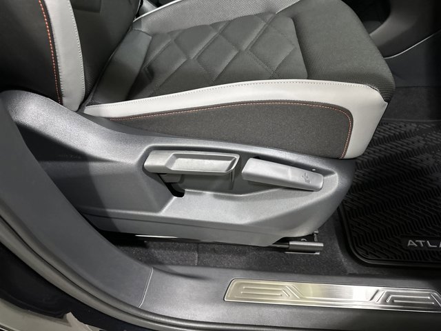 New 2026 Volkswagen Atlas Peak Edition image 38