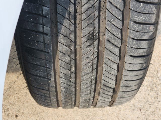 Used 2025 Genesis G70 2.5T image 19