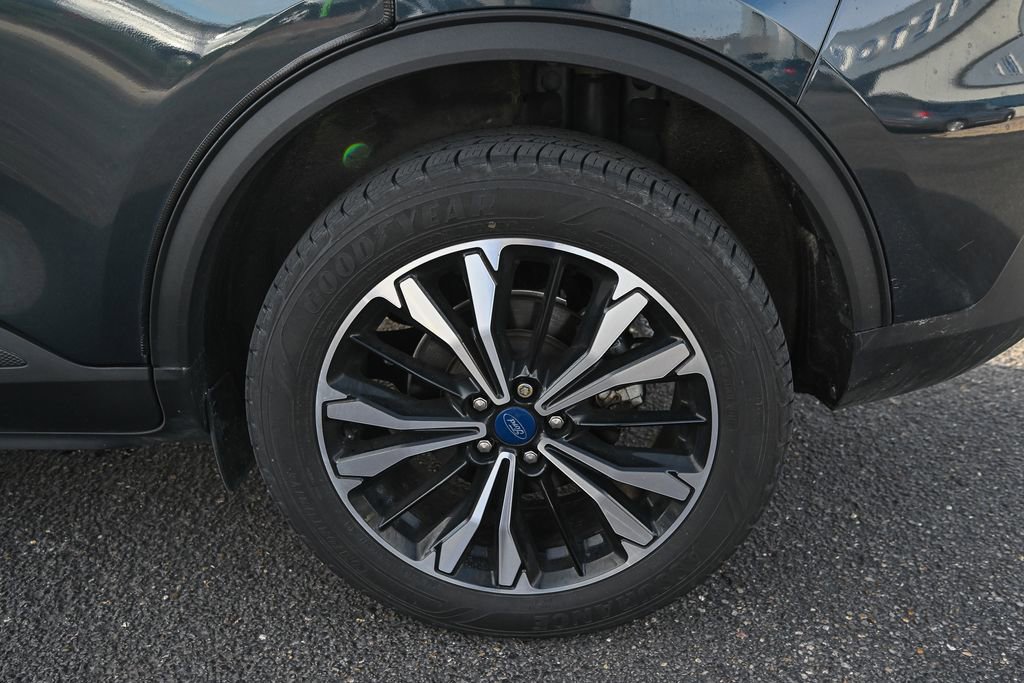 Certified 2022 Ford Escape SE w/ SE Sport Appearance Package AWD/4WD image 13