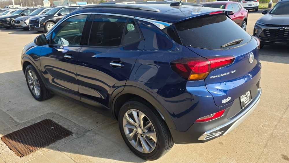 Used 2023 Buick Encore GX Essence w/ Experience Buick Package image 3