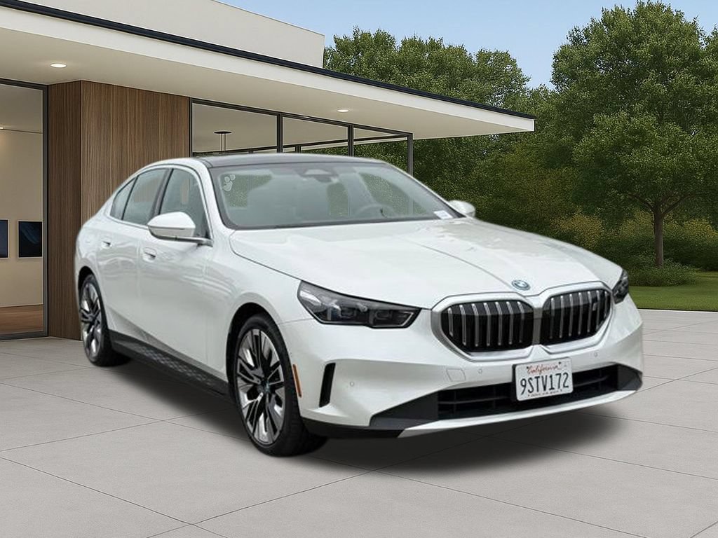 Used 2025 BMW i5 xDrive40 w/ Premium Package AWD/4WD image 6