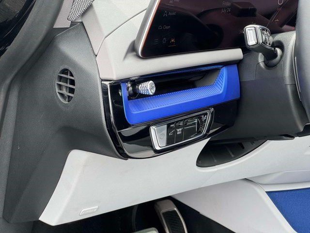 Certified 2025 Cadillac Optiq Luxury 1 AWD/4WD image 9