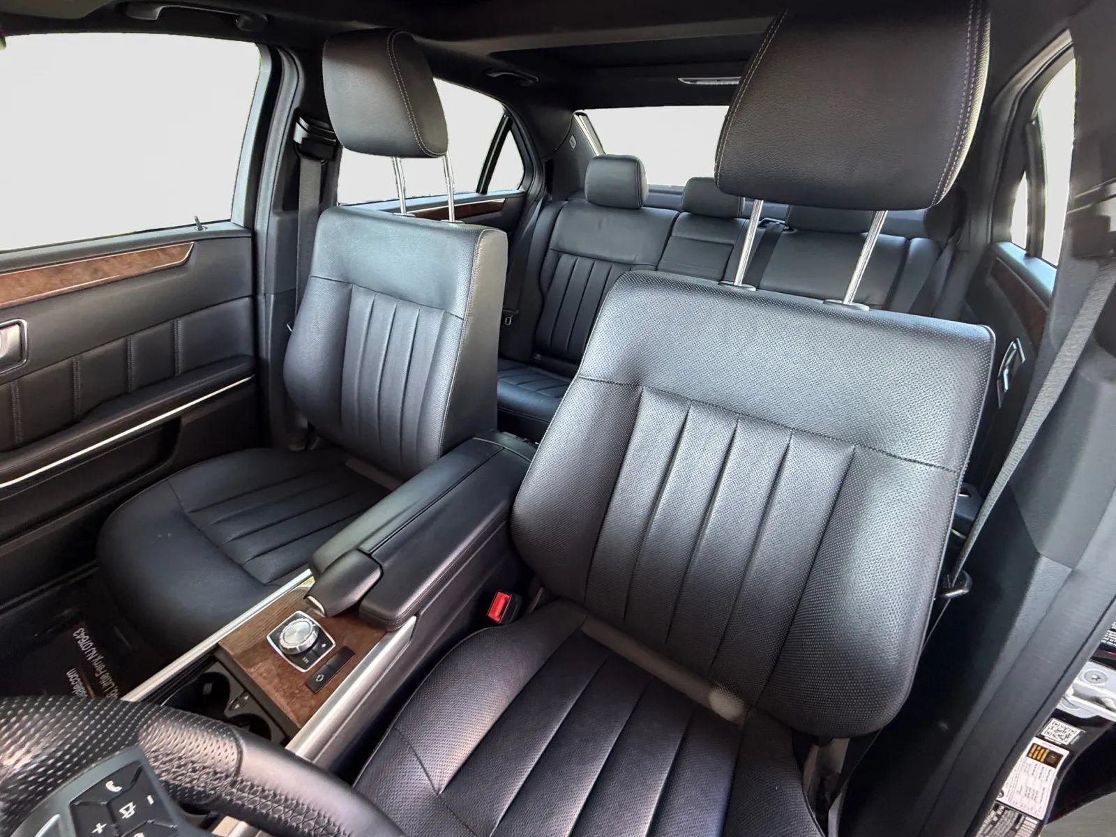 Used 2014 Mercedes-Benz E 550 4MATIC Sedan image 13