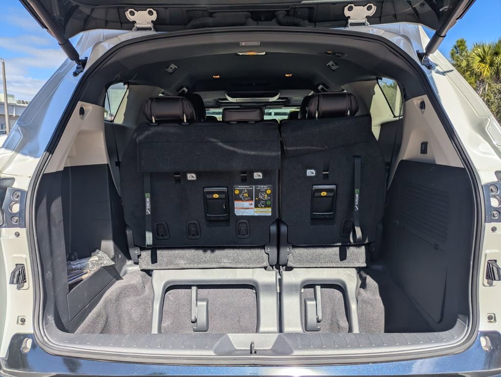 Certified 2024 Toyota Sienna Platinum image 20