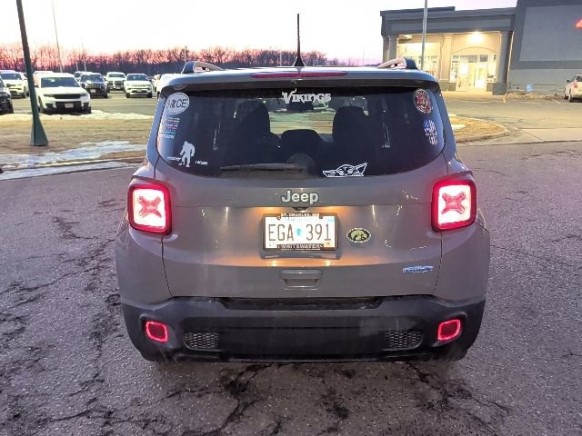 Used 2020 Jeep Renegade Latitude w/ Cold Weather Group image 6