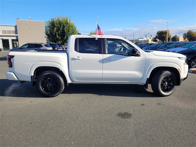 Used 2023 Nissan Frontier SV w/ Midnight Edition Package image 3