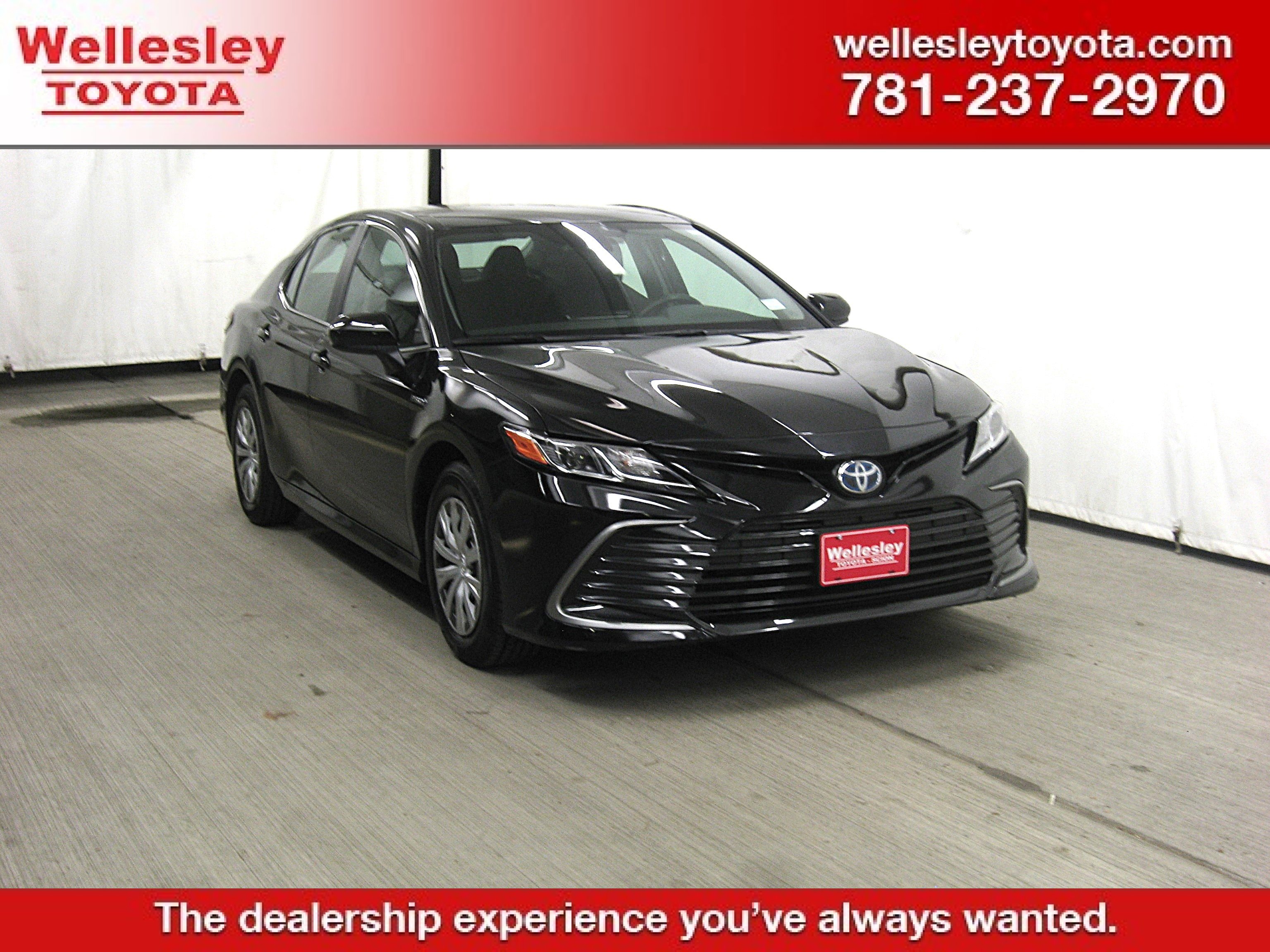 Used 2021 Toyota Camry LE image 1