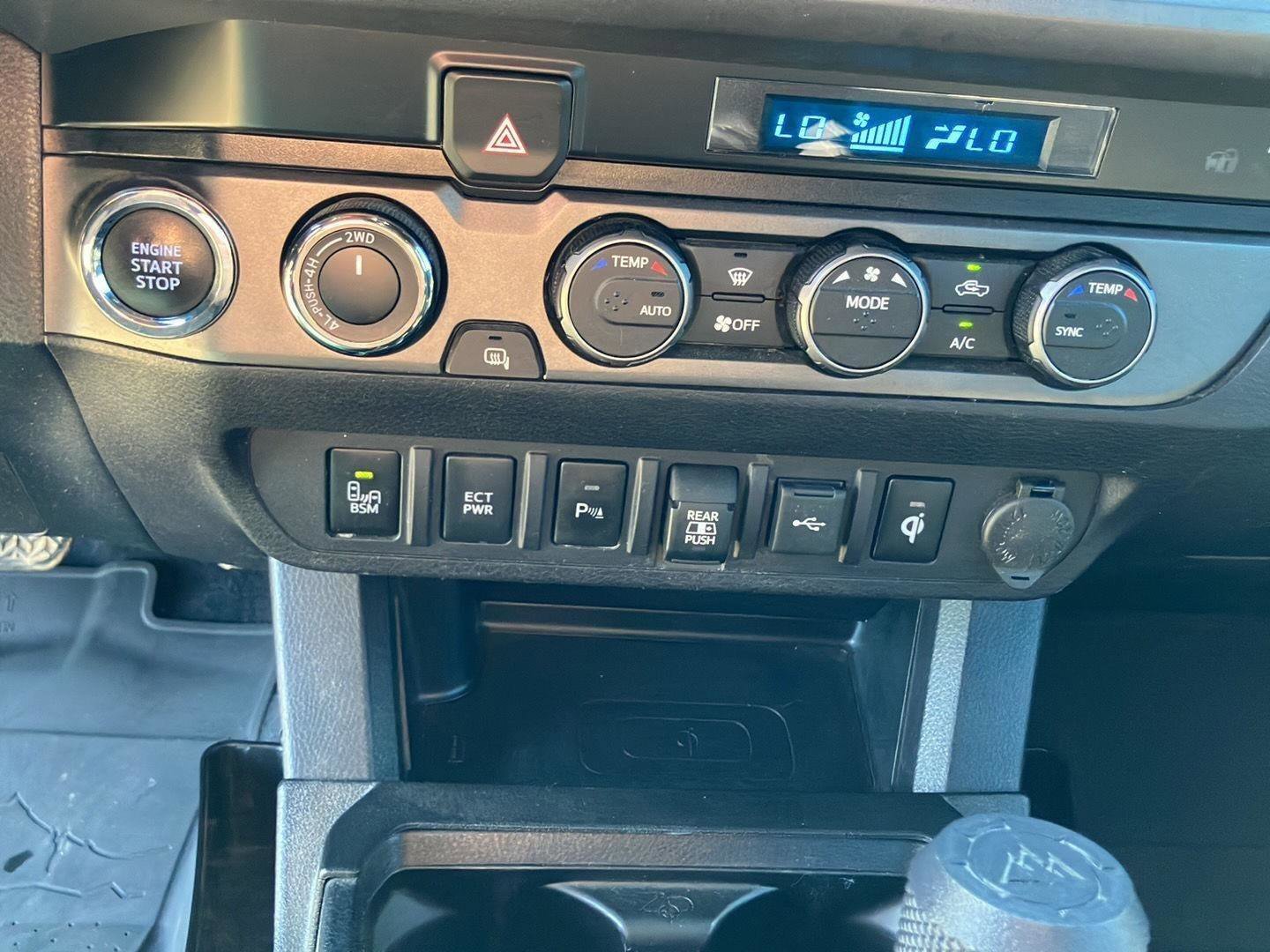 Used 2022 Toyota Tacoma TRD Off-Road w/ Technology Package image 26