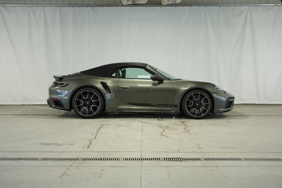 Certified 2021 Porsche 911 Turbo S image 8