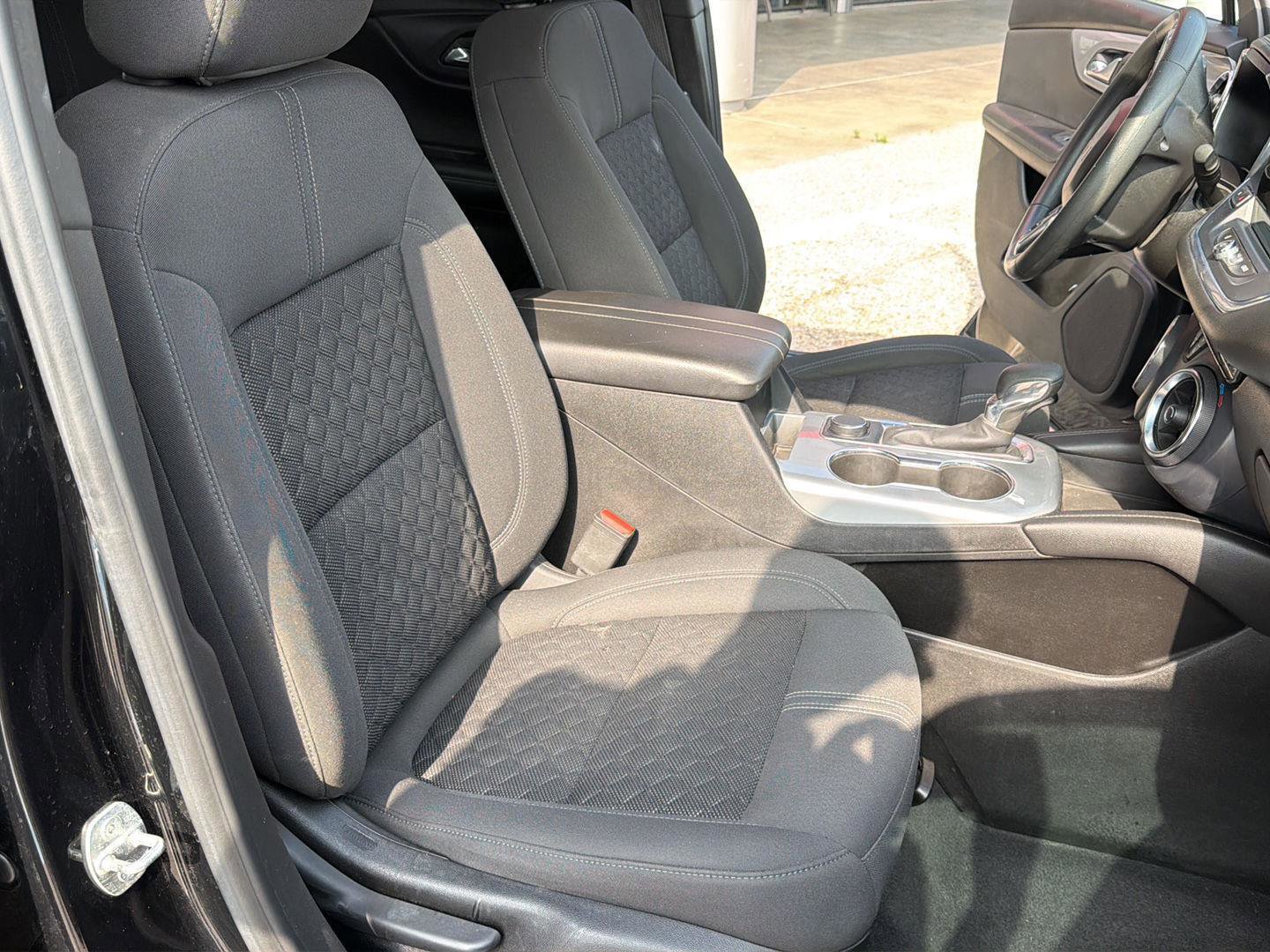 Used 2022 Chevrolet Blazer LT FWD image 19