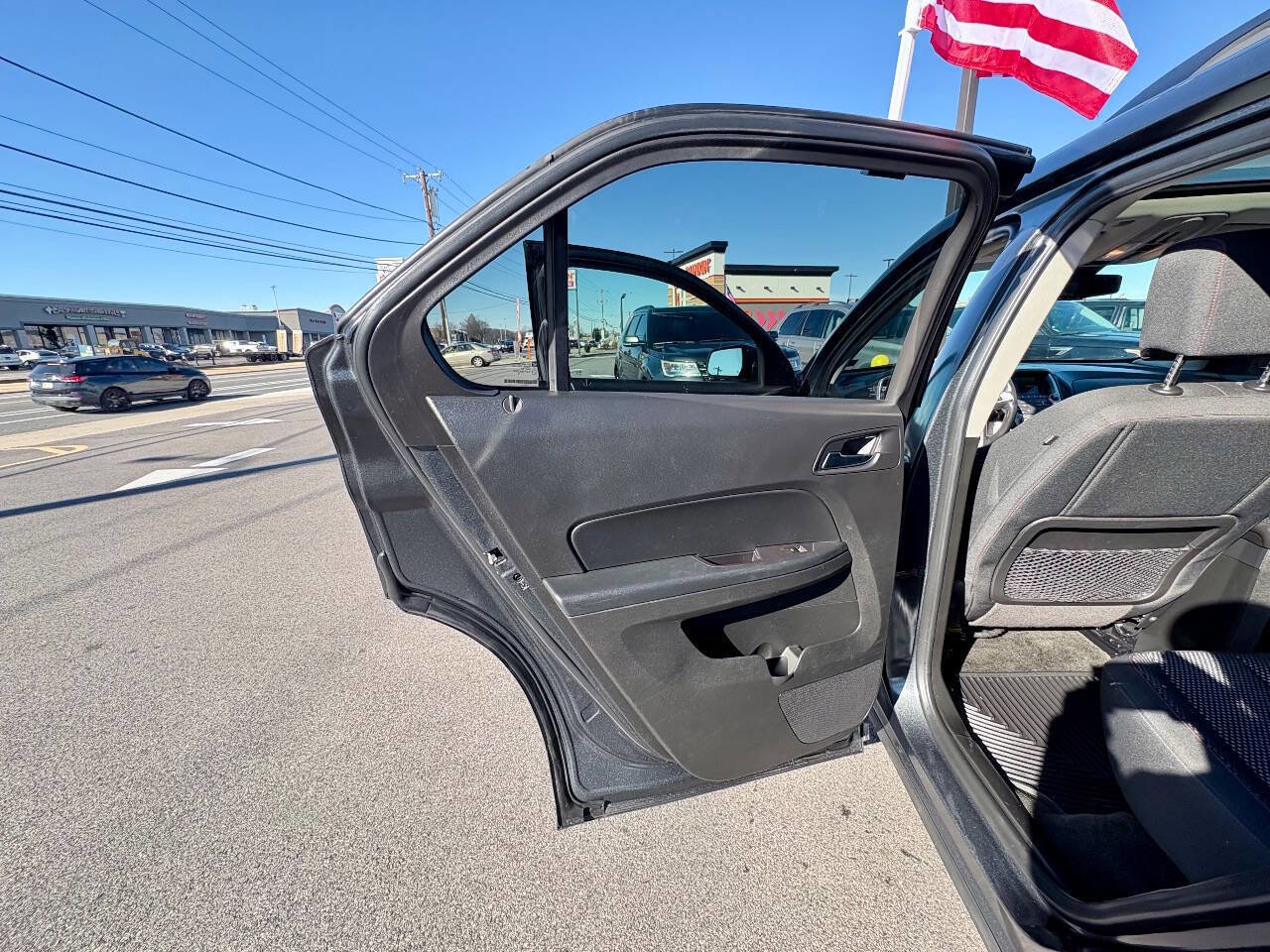 Used 2017 Chevrolet Equinox LT w/ Convenience Package image 25