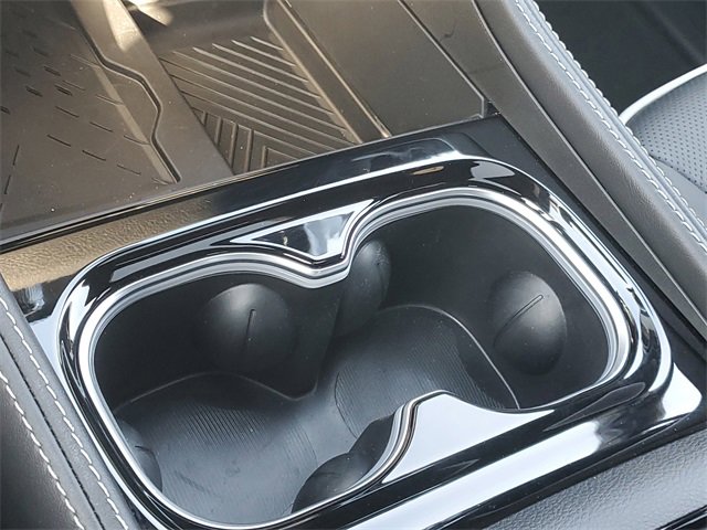 New 2026 Chrysler Pacifica Limited w/ Uconnect Theater Family Group image 33