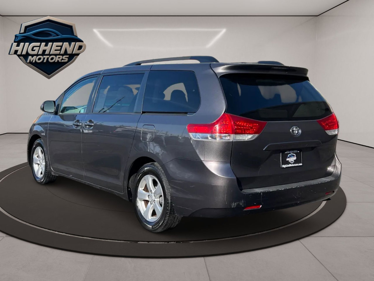 Used 2013 Toyota Sienna LE image 4
