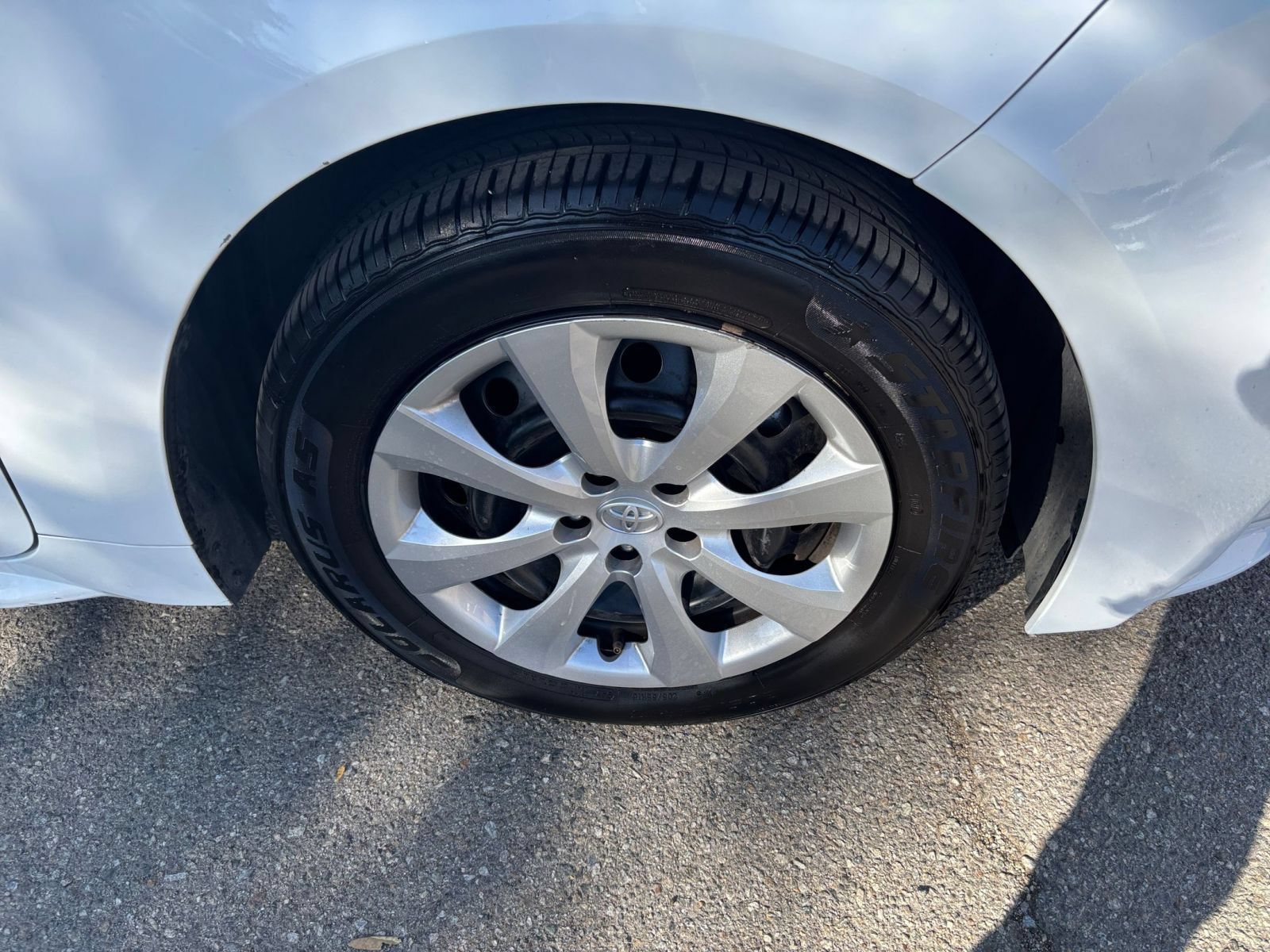 Used 2025 Toyota Corolla LE FWD image 27