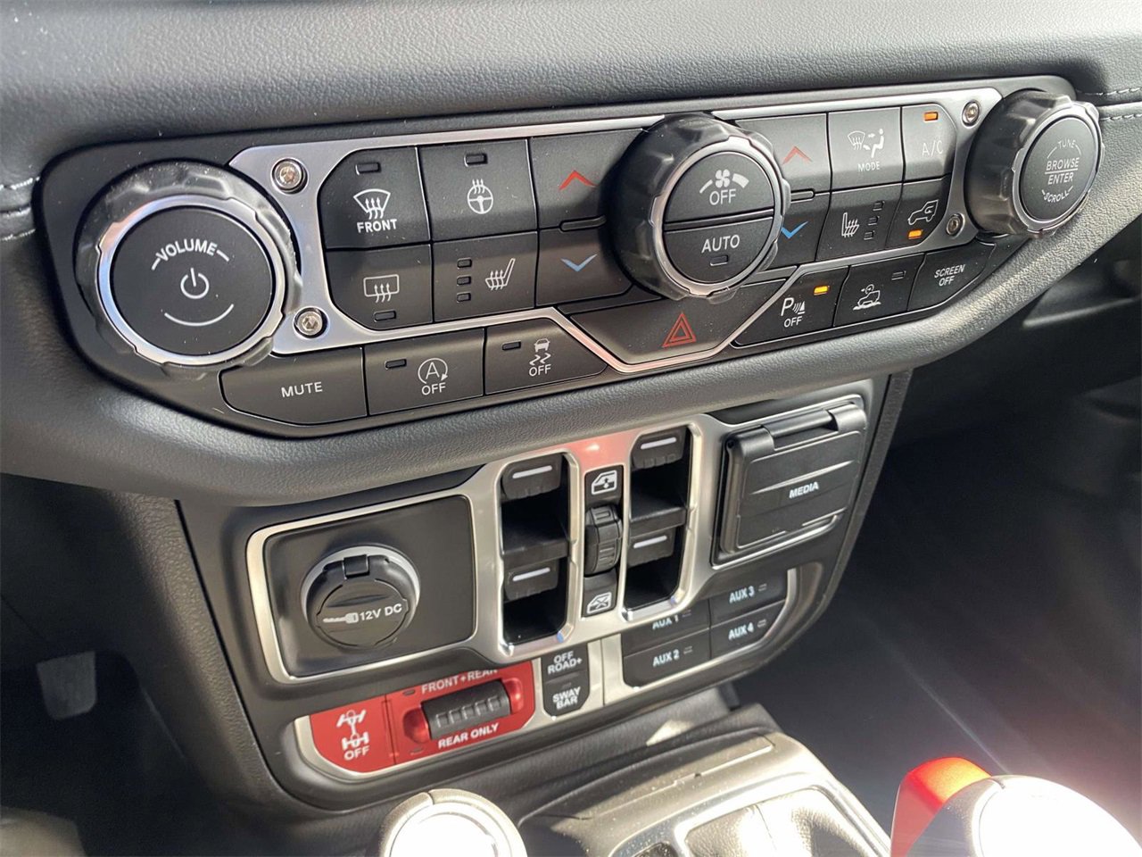 New 2025 Jeep Gladiator Rubicon image 21