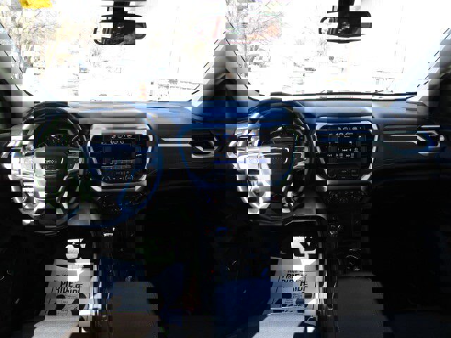 Used 2019 GMC Acadia SLT w/ Black Edition image 17