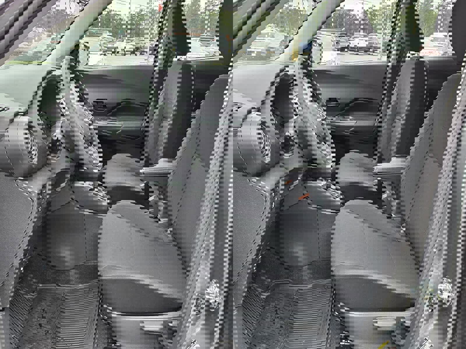 New 2025 Nissan Kicks Play S image 3